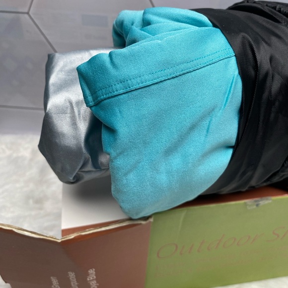 Beach Tent Sun Shelter UPF50+ with Sand Shovel, Ground Pegs and Stability - Picture 11 of 11